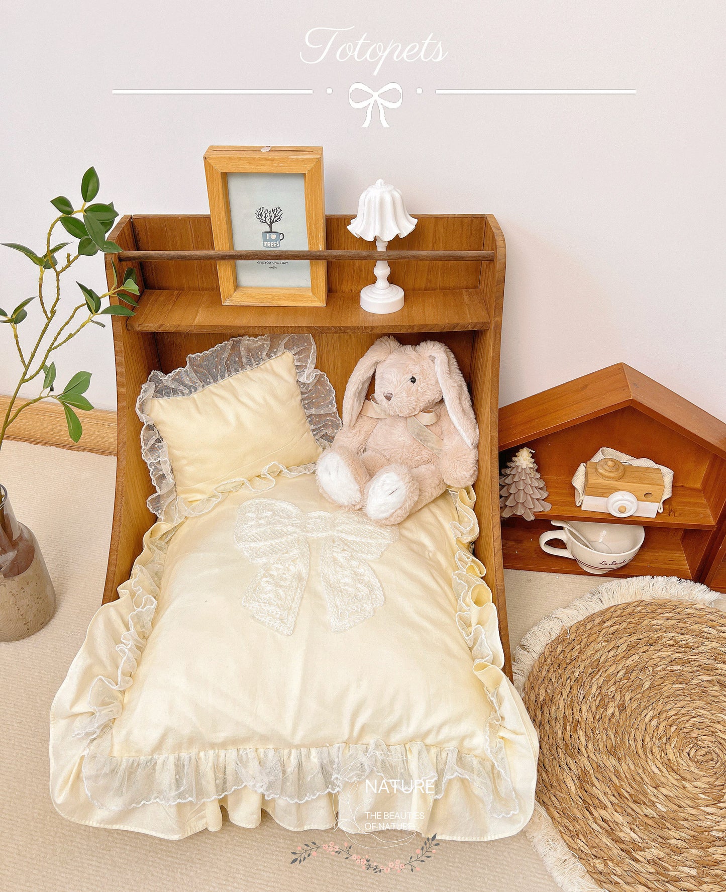 Totopets Vintage Lace Pet Bed Washable