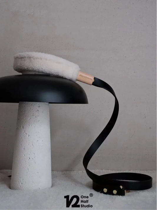 One Half Studio Cream Square Leather Leash（Without Collar）