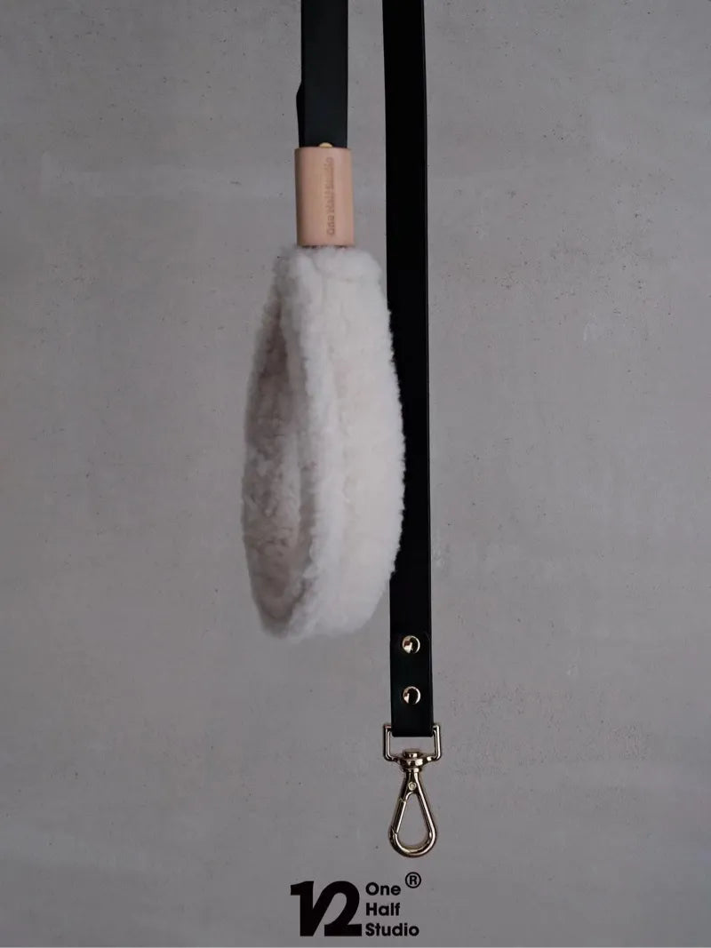 One Half Studio Cream Square Leather Leash（Without Collar）