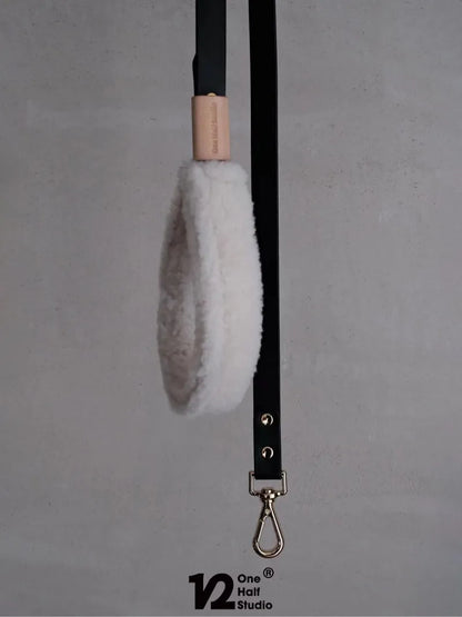 One Half Studio Cream Square Leather Leash（Without Collar）