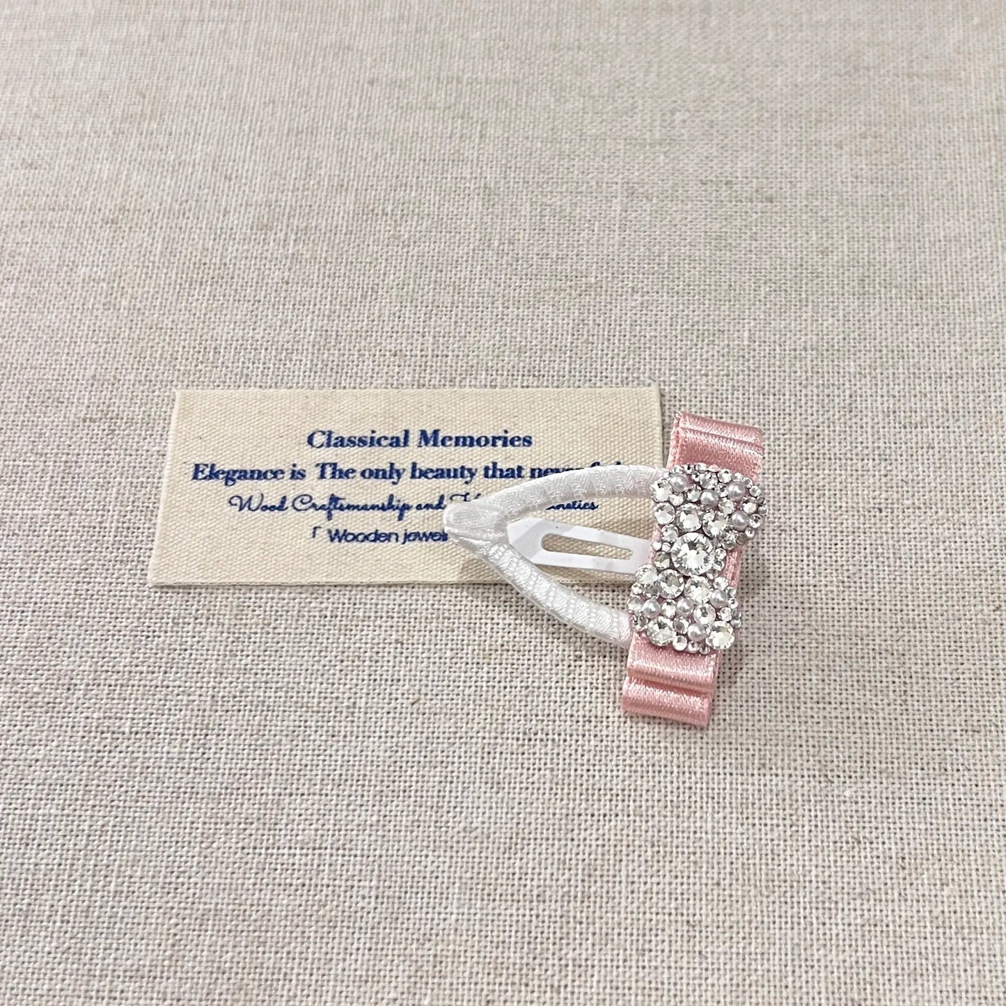 Noregkatt Ultra-Sparkly Bow Comb Clip